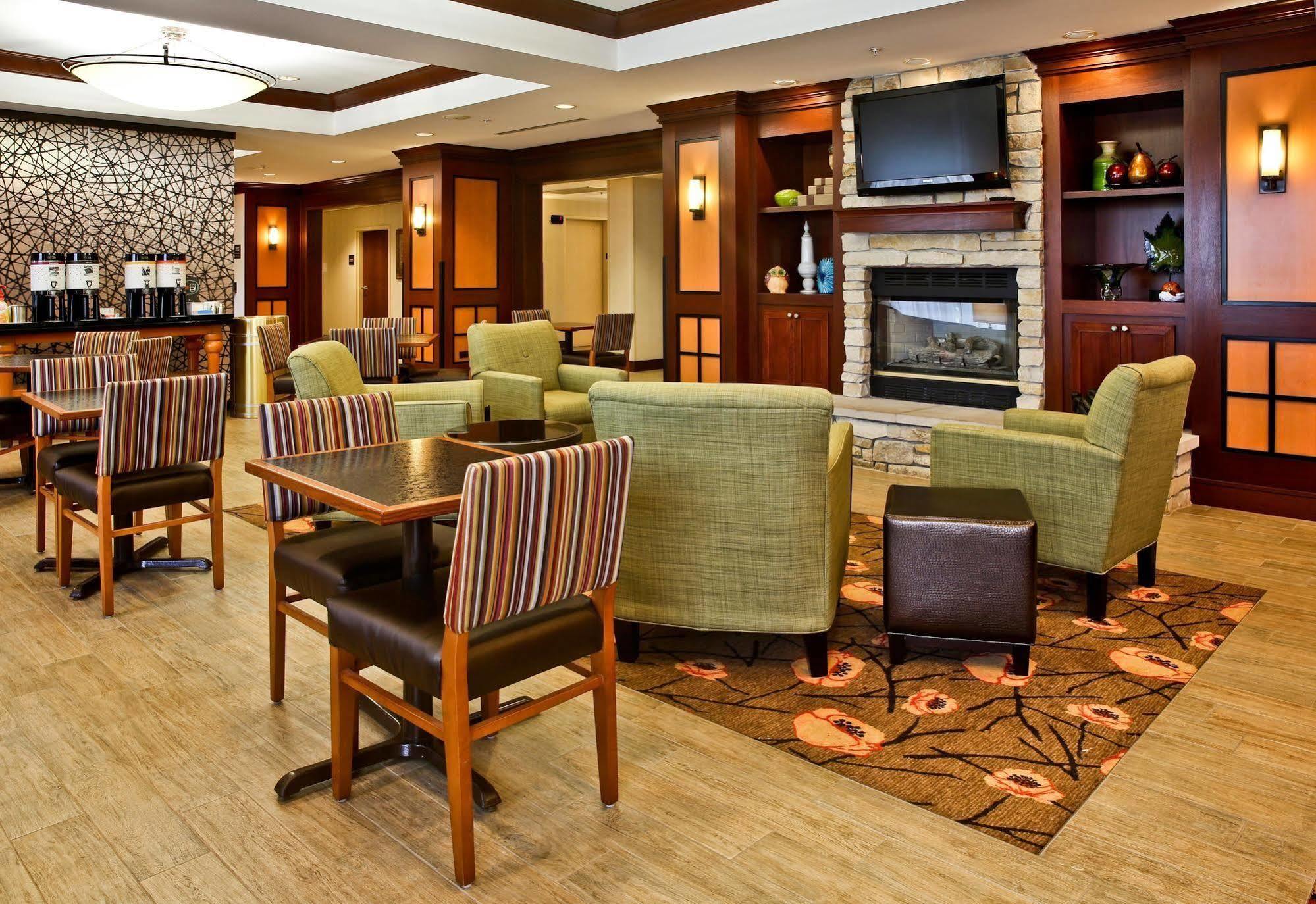Hotel Hampton McHenry